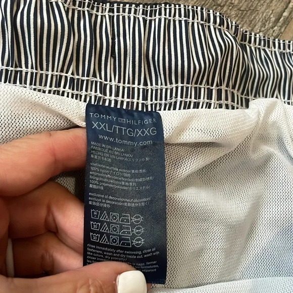 Tommy Hilfiger pineapple print swim trunks Navy Lined Drawstring Men’s size XXL - Picture 7 of 11